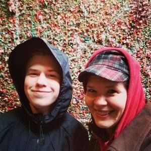 Meet your Posher, Larson